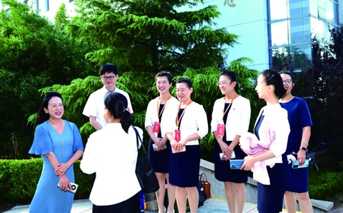 学校秉承“爱的教育”,探索师生成长的无限可能